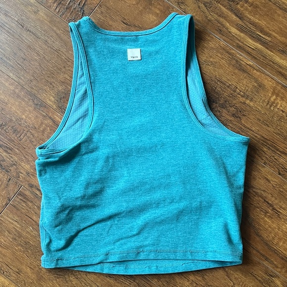 Vuori Elevation Crop Tank, size XS - Picture 7 of 8